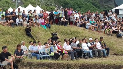 「2018森川里海濕地藝術季」在石梯坪64Ｋ水梯田熱鬧開幕登場，現場興會貴賓眾多。 (2)